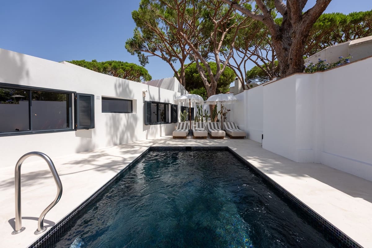 4 bedroom Villa for sale in Calahonda with pool - € 1,925,000 (Ref: 10011665)