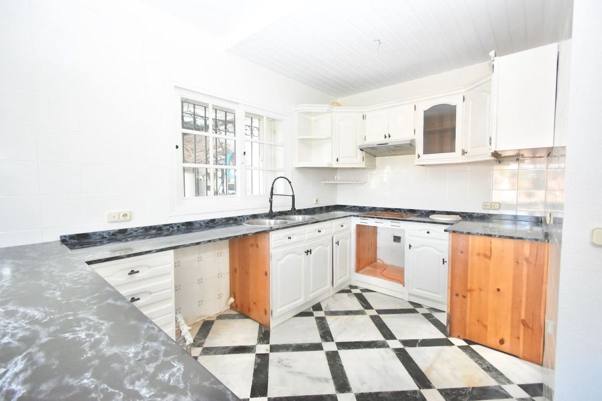 5 chambre Villa/Maison à vendre à La Cala de Mijas avec piscine garage - 1 230 000 € (Ref: 10011757)