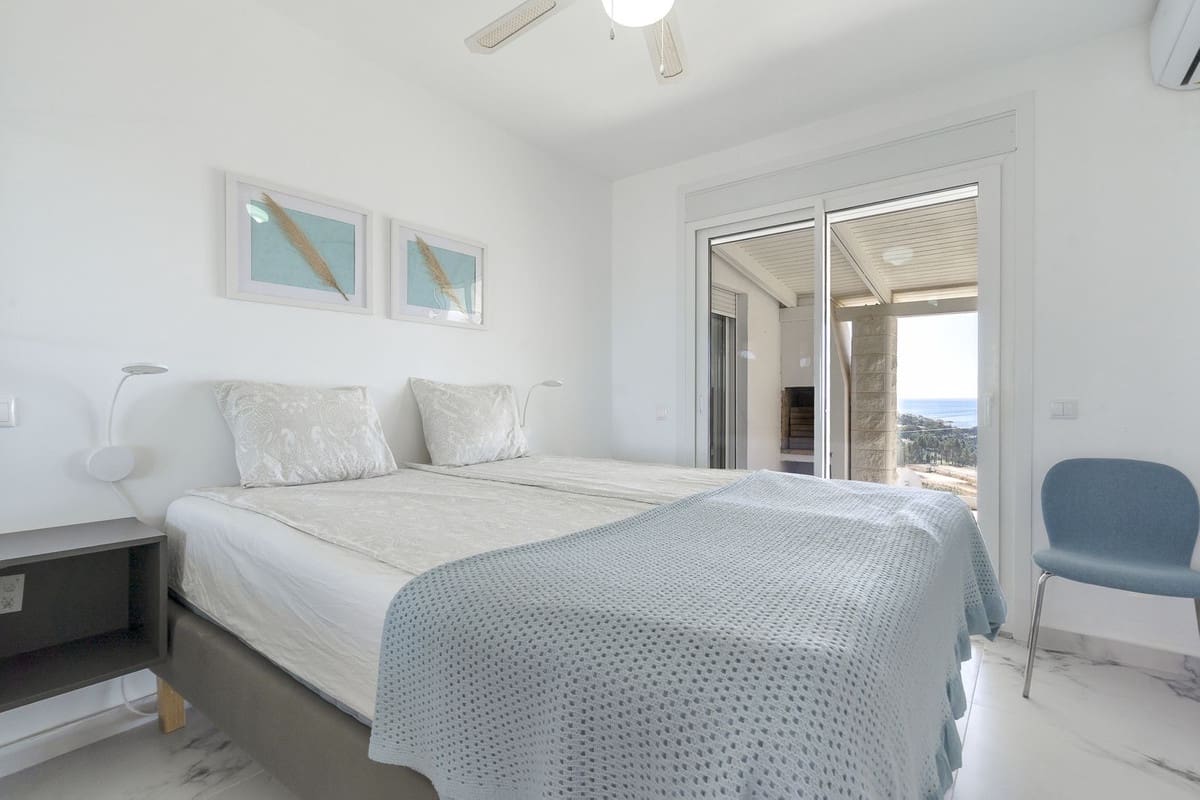 5 soveværelse Villa til salg i La Cala de Mijas med swimmingpool garage - € 1.425.000 (Ref: 10011759)