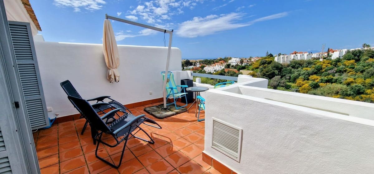 3 bedroom Townhouse for sale in Marbella with pool - € 550,000 (Ref: 10013897)