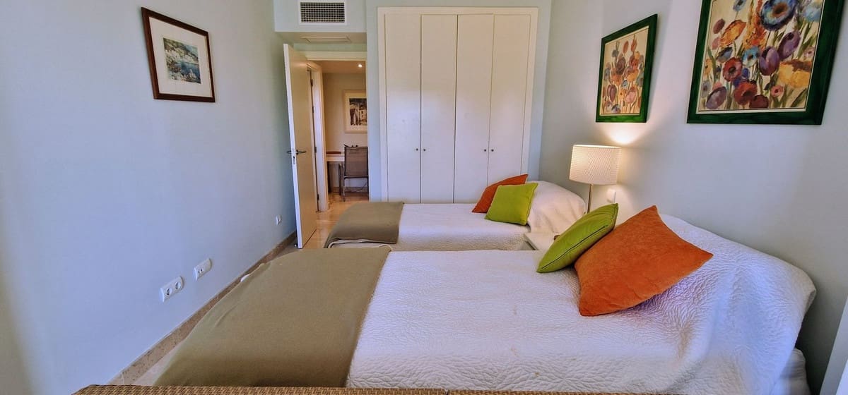 3 bedroom Townhouse for sale in Marbella with pool - € 550,000 (Ref: 10013897)