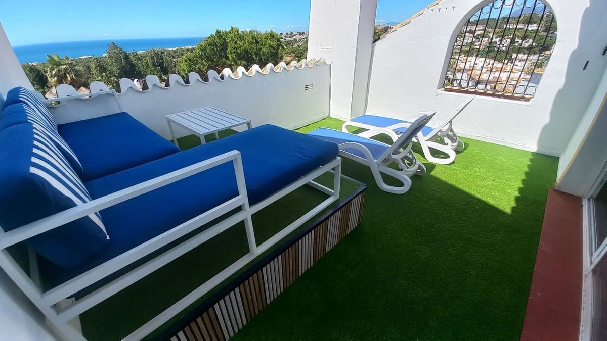 4 bedroom Townhouse for sale in Calahonda with pool garage - € 649,000 (Ref: 10013906)