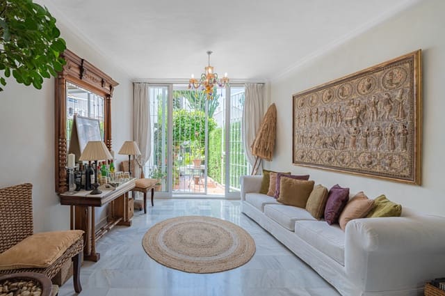 3 soverom Hus til salgs i New Golden Mile, Estepona med svømmebasseng - € 680 000 (Ref: 10013921)