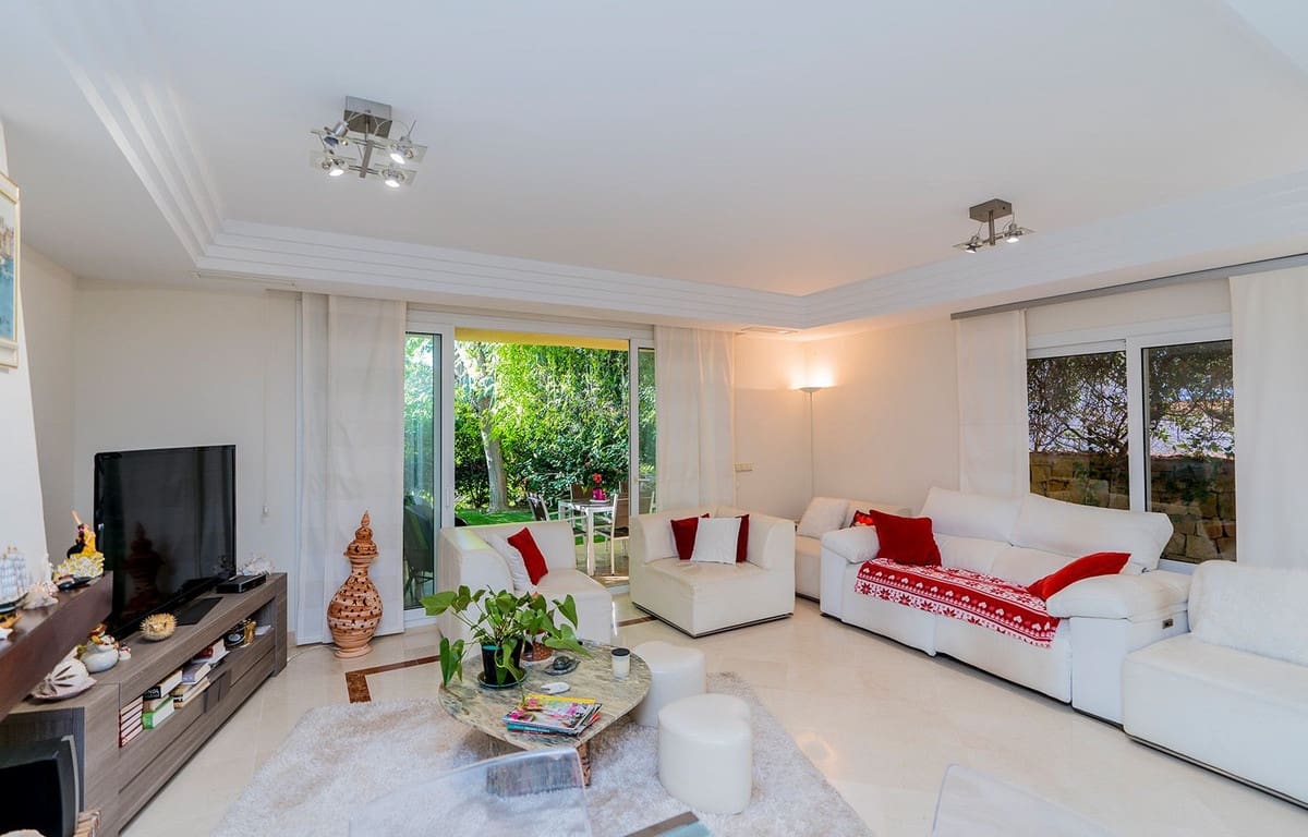 3 bedroom Townhouse for sale in Riviera del Sol with pool garage - € 685,000 (Ref: 10013923)