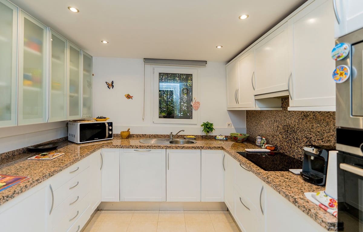 3 bedroom Townhouse for sale in Riviera del Sol with pool garage - € 685,000 (Ref: 10013923)