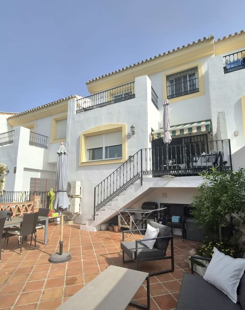 3 sovrum Hus till salu i Alhaurin Golf med pool garage - 412 500 € (Ref: 10013925)
