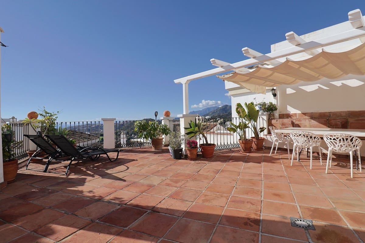 3 bedroom Townhouse for sale in La Heredia with pool garage - € 695,000 (Ref: 10015800)