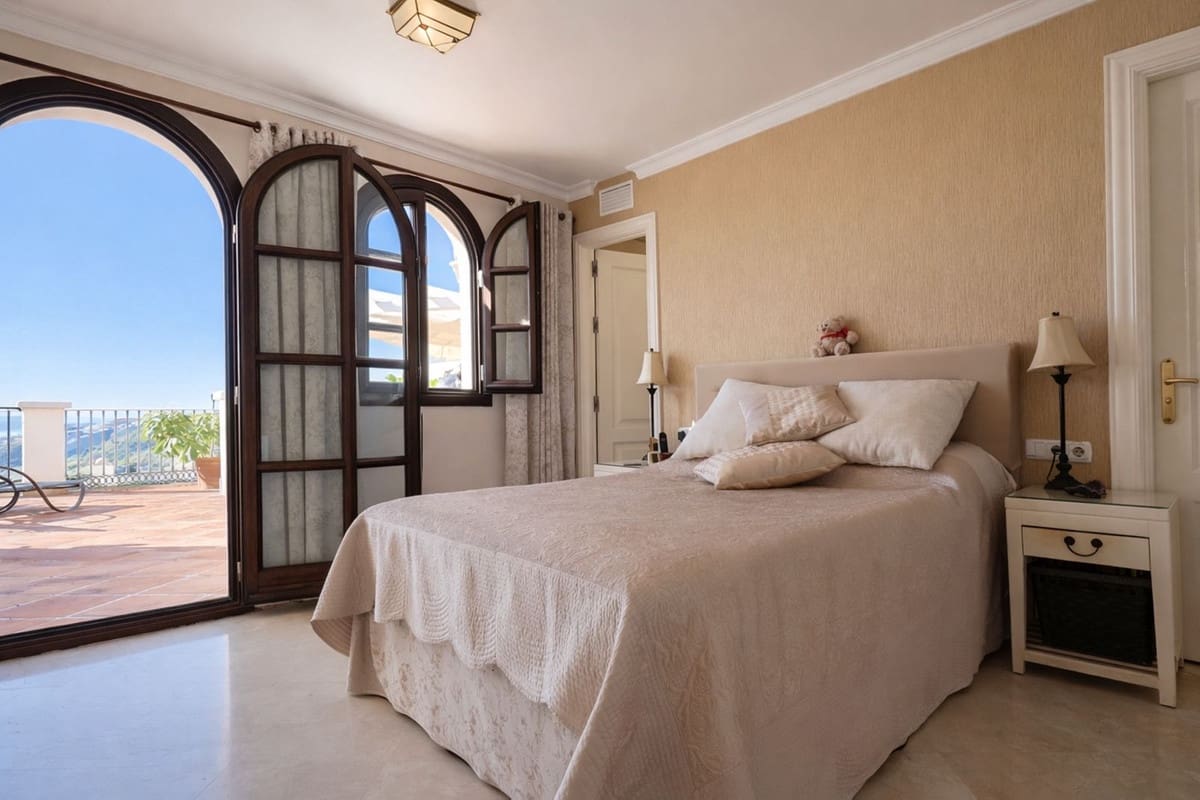3 bedroom Townhouse for sale in La Heredia with pool garage - € 695,000 (Ref: 10015800)