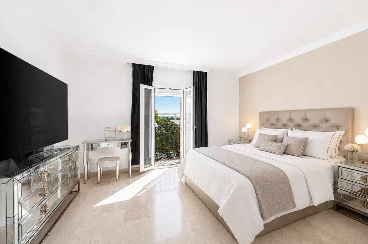 Casa de 3 habitaciones en Nueva Andalucia en venta con piscina - 825.000 € (Ref: 10015802)