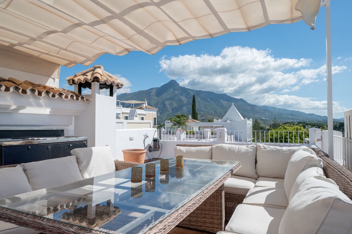 Casa de 3 habitaciones en Nueva Andalucia en venta con piscina - 825.000 € (Ref: 10015802)