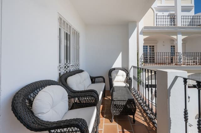 Casa de 3 habitaciones en Nueva Andalucia, Marbella en venta con piscina - 825.000 € (Ref: 10015802)