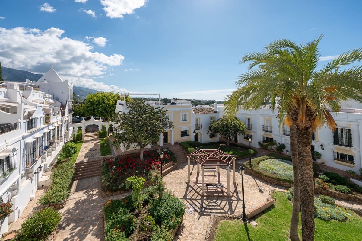 Casa de 3 habitaciones en Nueva Andalucia en venta con piscina - 825.000 € (Ref: 10015802)