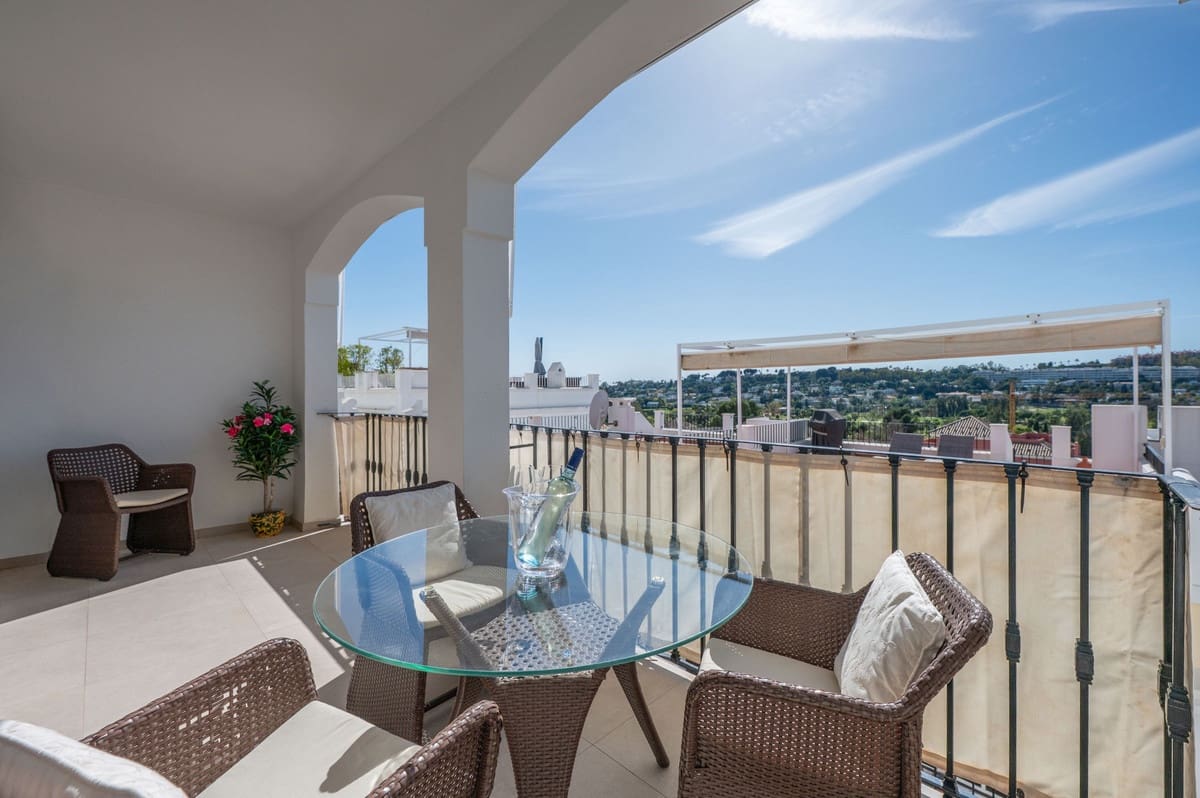 3 soverom Hus til salgs i Nueva Andalucia med svømmebasseng garasje - € 826 000 (Ref: 10015818)