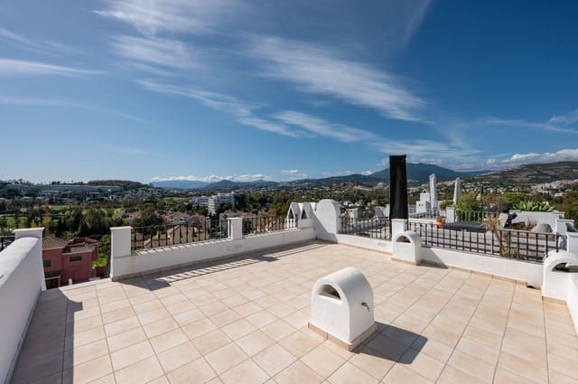 3 soverom Hus til salgs i Nueva Andalucia, Marbella med svømmebasseng garasje - € 826 000 (Ref: 10015818)