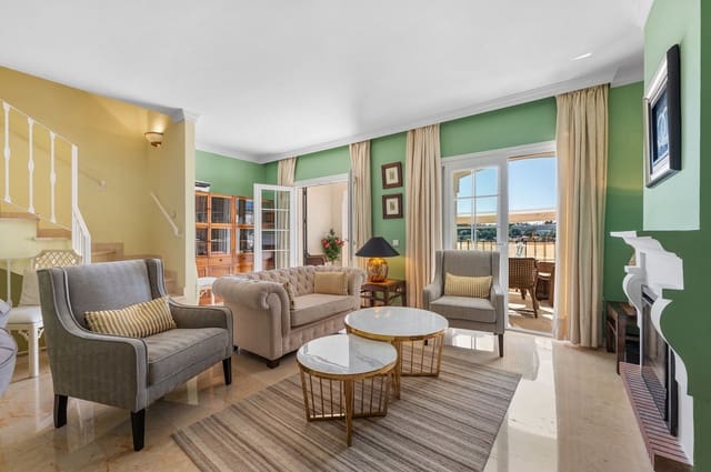 3 soverom Hus til salgs i Nueva Andalucia, Marbella med svømmebasseng garasje - € 826 000 (Ref: 10015818)