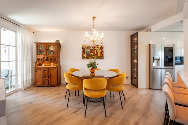 4 sypialnia Dom na sprzedaż w Nueva Andalucia, Marbella z basenem garażem - 649 000 € (Ref: 10017745)