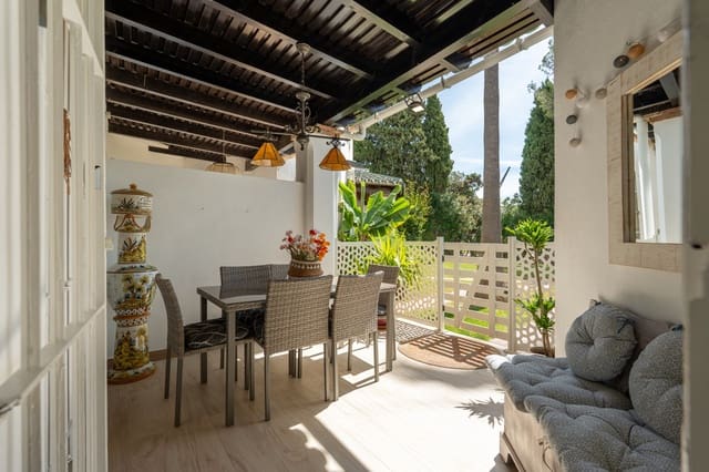 4 sypialnia Dom na sprzedaż w Nueva Andalucia, Marbella z basenem garażem - 649 000 € (Ref: 10017745)