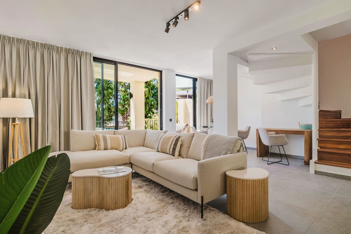 3 Zimmer Haus zu verkaufen in Aloha Golf mit Pool Garage - 735.000 € (Ref: 10017750)