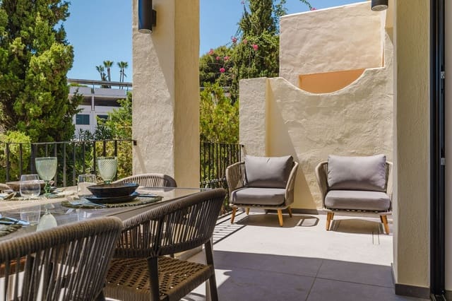 3 quarto Casa em Banda para venda em Aloha Golf, Marbella com piscina garagem - 735 000 € (Ref: 10017750)
