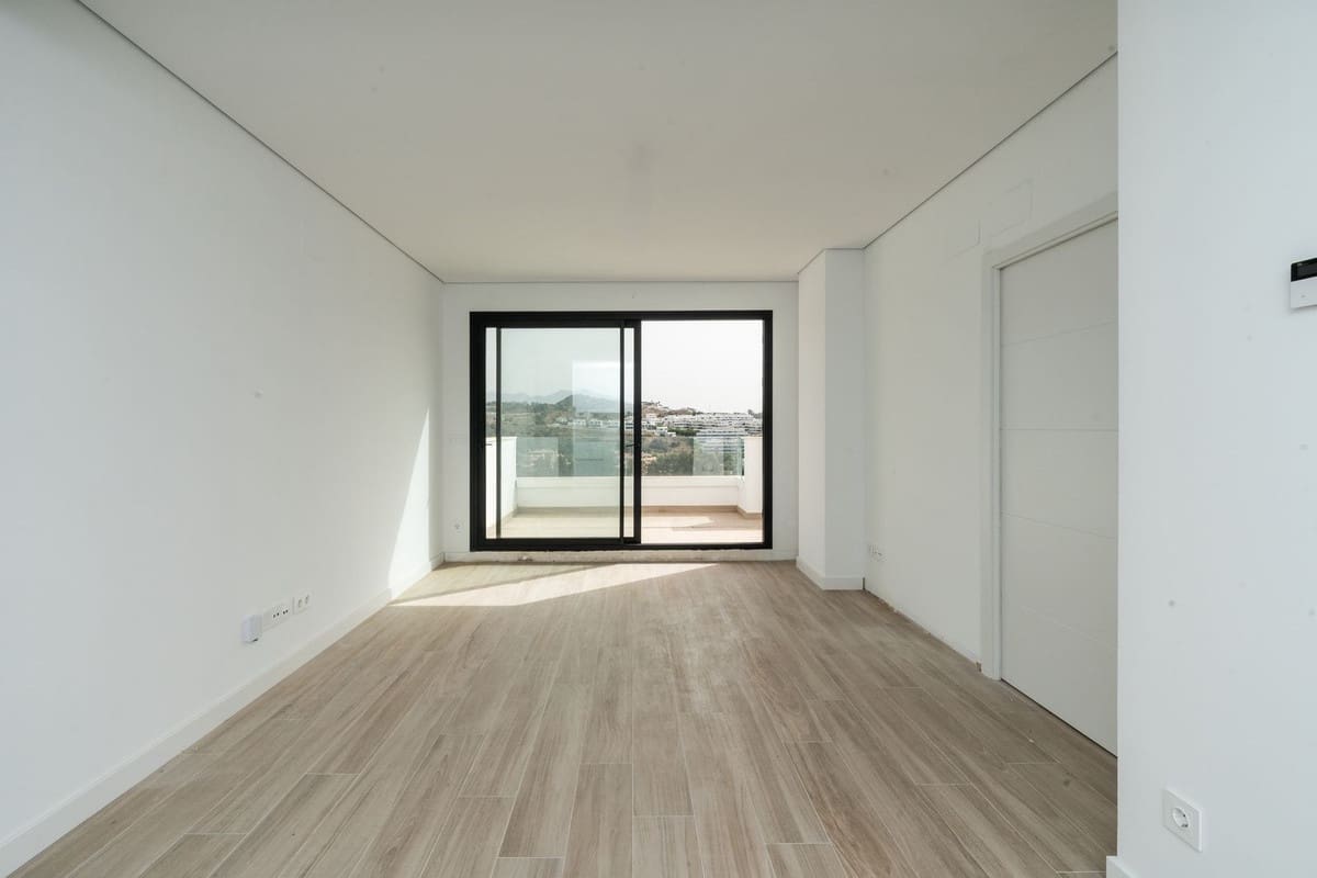 2 sypialnia Apartament na sprzedaż w La Cala de Mijas z basenem garażem - 495 000 € (Ref: 10024386)