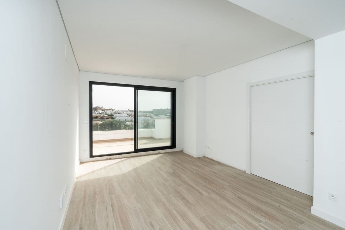 2 sypialnia Apartament na sprzedaż w La Cala de Mijas z basenem garażem - 495 000 € (Ref: 10024386)