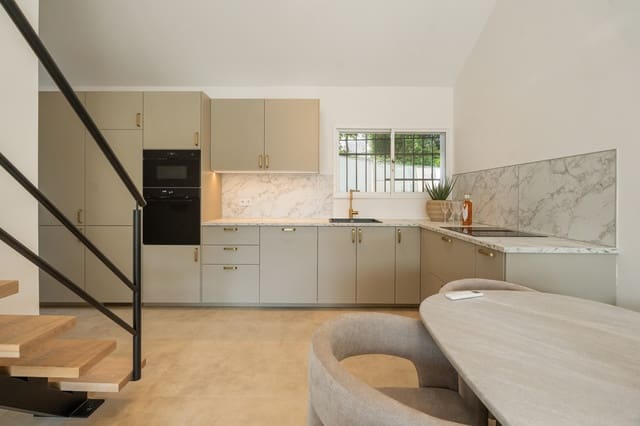 3 chambre Penthouse à vendre à Nueva Andalucia, Marbella avec piscine - 695 000 € (Ref: 10025968)