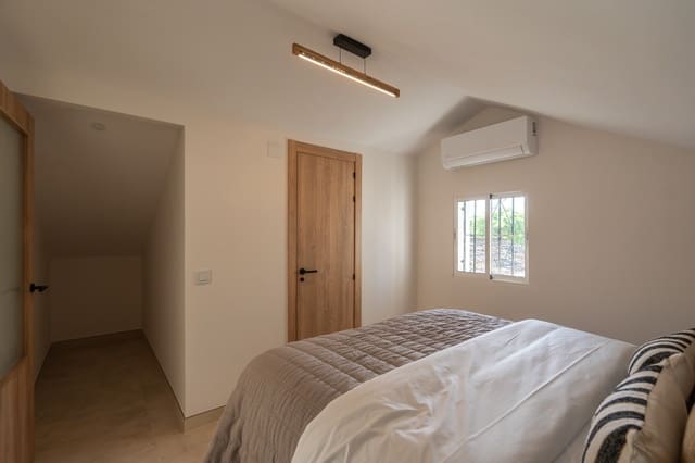 3 chambre Penthouse à vendre à Nueva Andalucia, Marbella avec piscine - 695 000 € (Ref: 10025968)