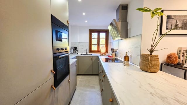1 bedroom Apartment for sale in La Duquesa / Puerto de la Duquesa, Manilva - € 235,000 (Ref: 10028949)