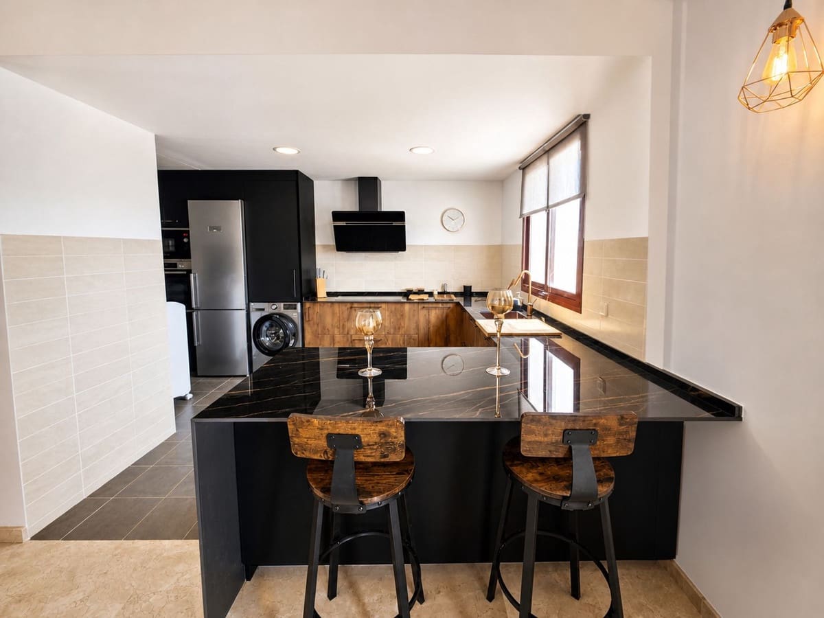 3 bedroom Townhouse for sale in Casares with garage - € 450,000 (Ref: 10029511)
