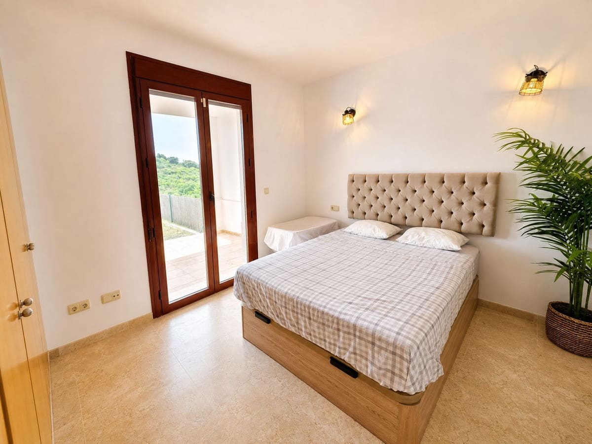 3 bedroom Townhouse for sale in Casares with garage - € 450,000 (Ref: 10029511)