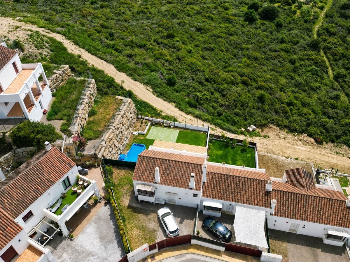 3 bedroom Townhouse for sale in Casares with garage - € 450,000 (Ref: 10029511)
