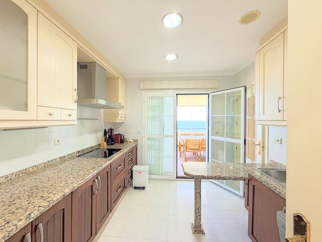 3 quarto Penthouse para venda em La Duquesa / Puerto de la Duquesa, Manilva com piscina garagem - 550 000 € (Ref: 10029555)