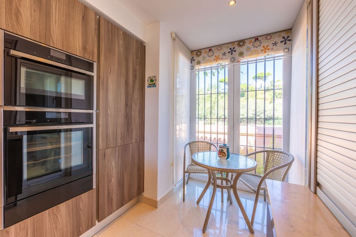 2 quarto Apartamento para venda em Casares com piscina garagem - 650 000 € (Ref: 10029558)