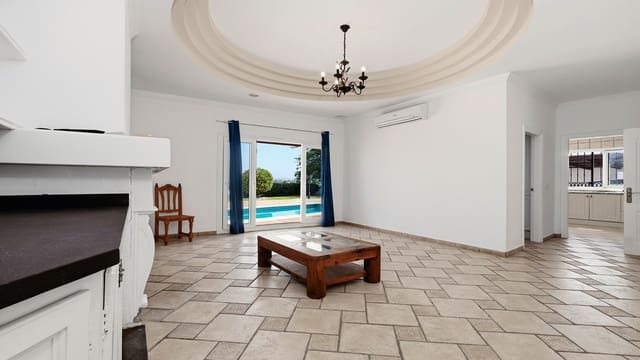 4 quarto Moradia para venda em Manilva com piscina garagem - 850 000 € (Ref: 10029669)