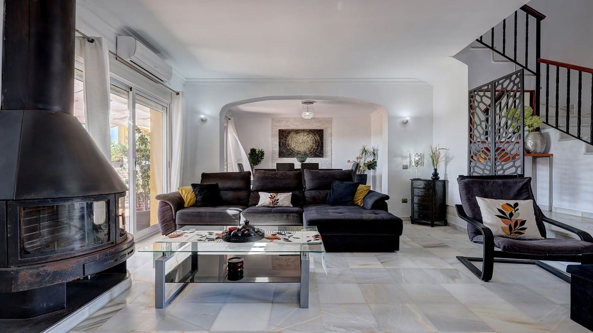 3 soverom Hus til salgs i Manilva med svømmebasseng garasje - € 399 000 (Ref: 10029694)