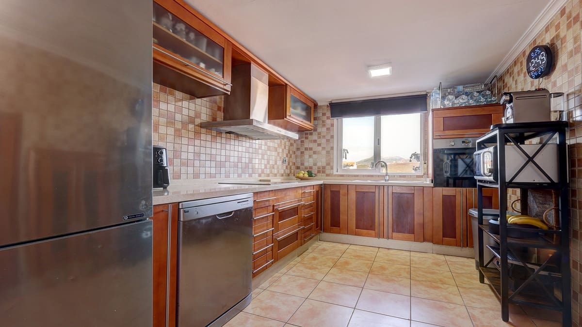 3 soverom Hus til salgs i Manilva med svømmebasseng garasje - € 399 000 (Ref: 10029694)
