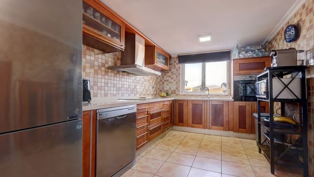 3 soverom Hus til salgs i Manilva med svømmebasseng garasje - € 399 000 (Ref: 10029694)