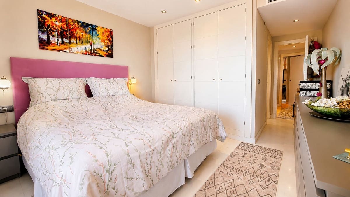 Apartamento de 2 habitaciones en Casares en venta con piscina garaje - 420.000 € (Ref: 10029722)