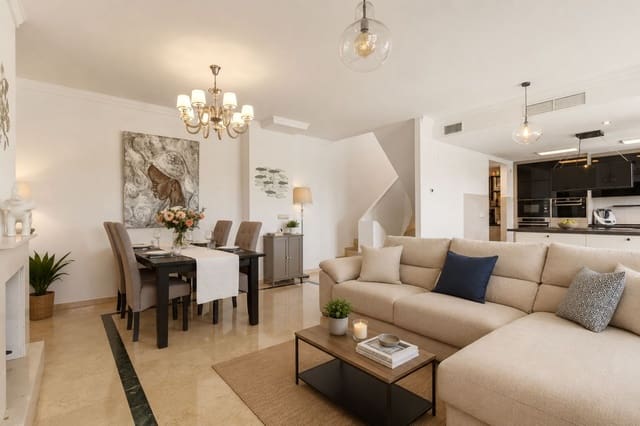 3 sypialnia Dom na sprzedaż w Doña Julia Golf, Casares z basenem garażem - 525 000 € (Ref: 10030193)