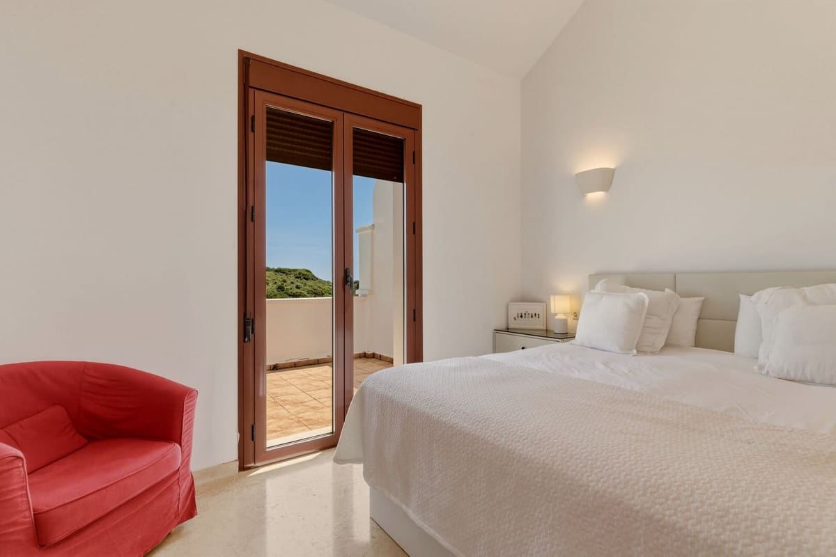 3 sypialnia Dom na sprzedaż w Casares z basenem garażem - 525 000 € (Ref: 10030193)