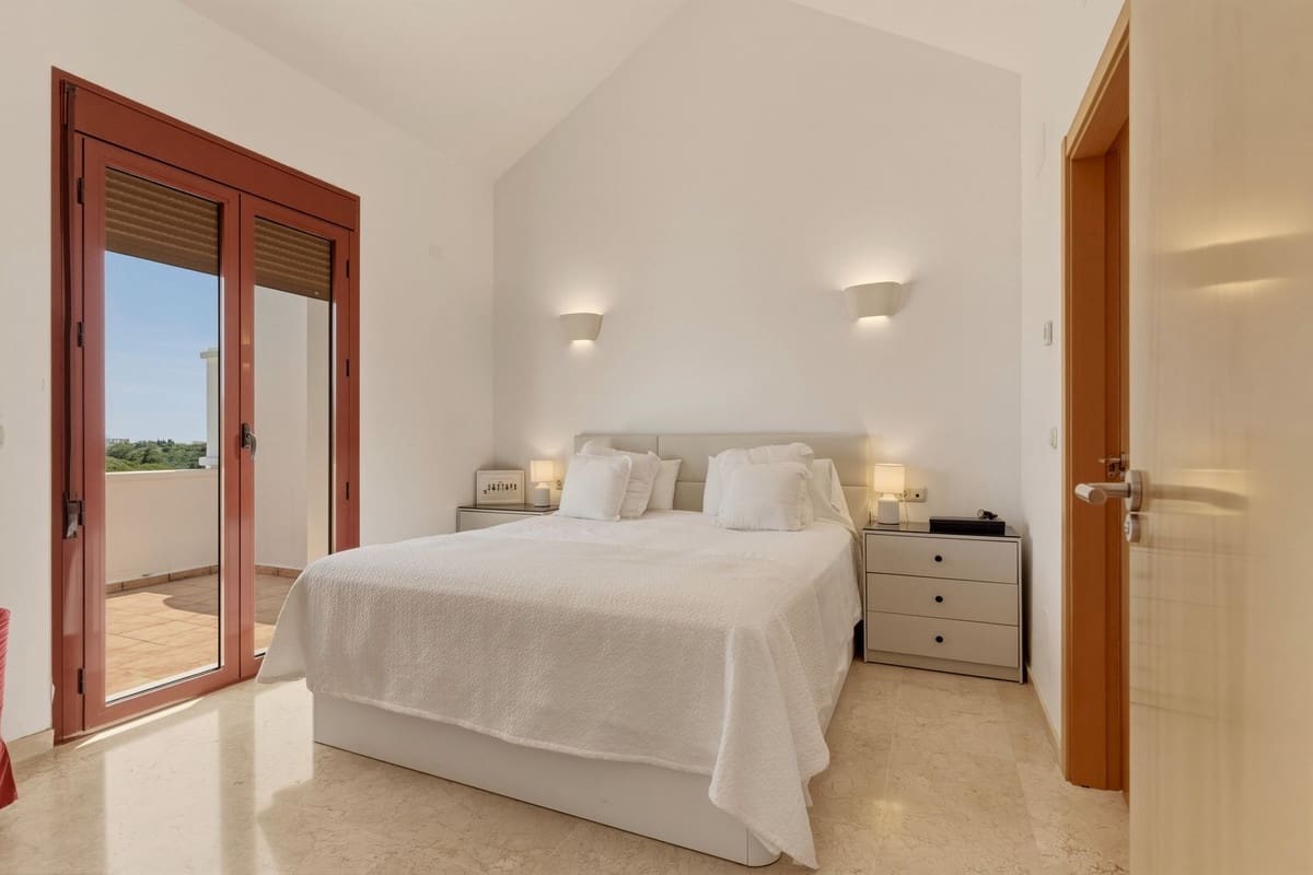 3 sypialnia Dom na sprzedaż w Casares z basenem garażem - 525 000 € (Ref: 10030193)