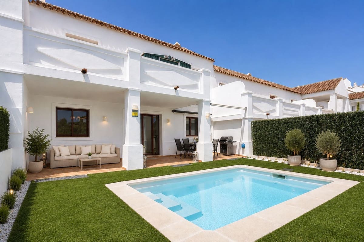 3 sypialnia Dom na sprzedaż w Casares z basenem garażem - 525 000 € (Ref: 10030193)