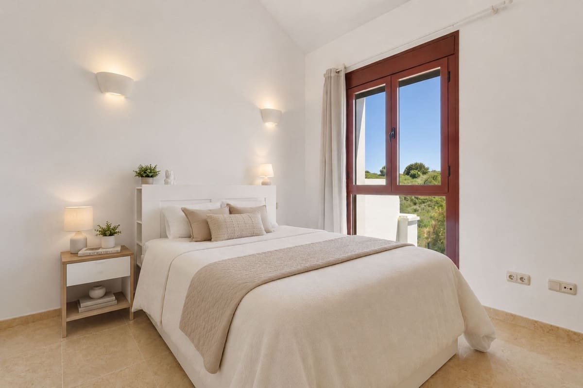 3 sypialnia Dom na sprzedaż w Casares z basenem garażem - 525 000 € (Ref: 10030193)