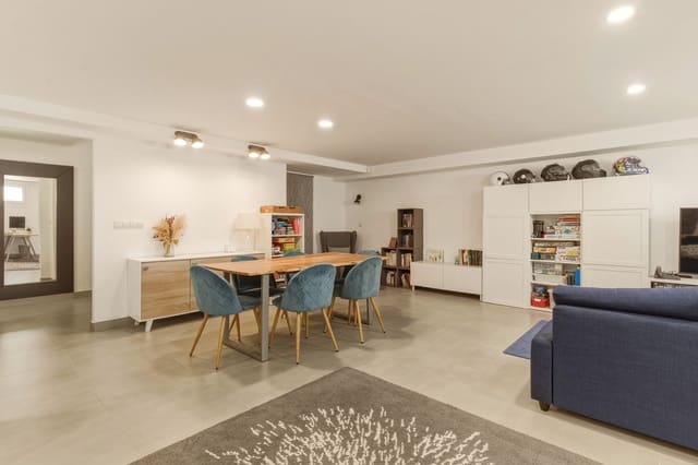 3 sypialnia Dom na sprzedaż w Doña Julia Golf, Casares z basenem garażem - 525 000 € (Ref: 10030193)