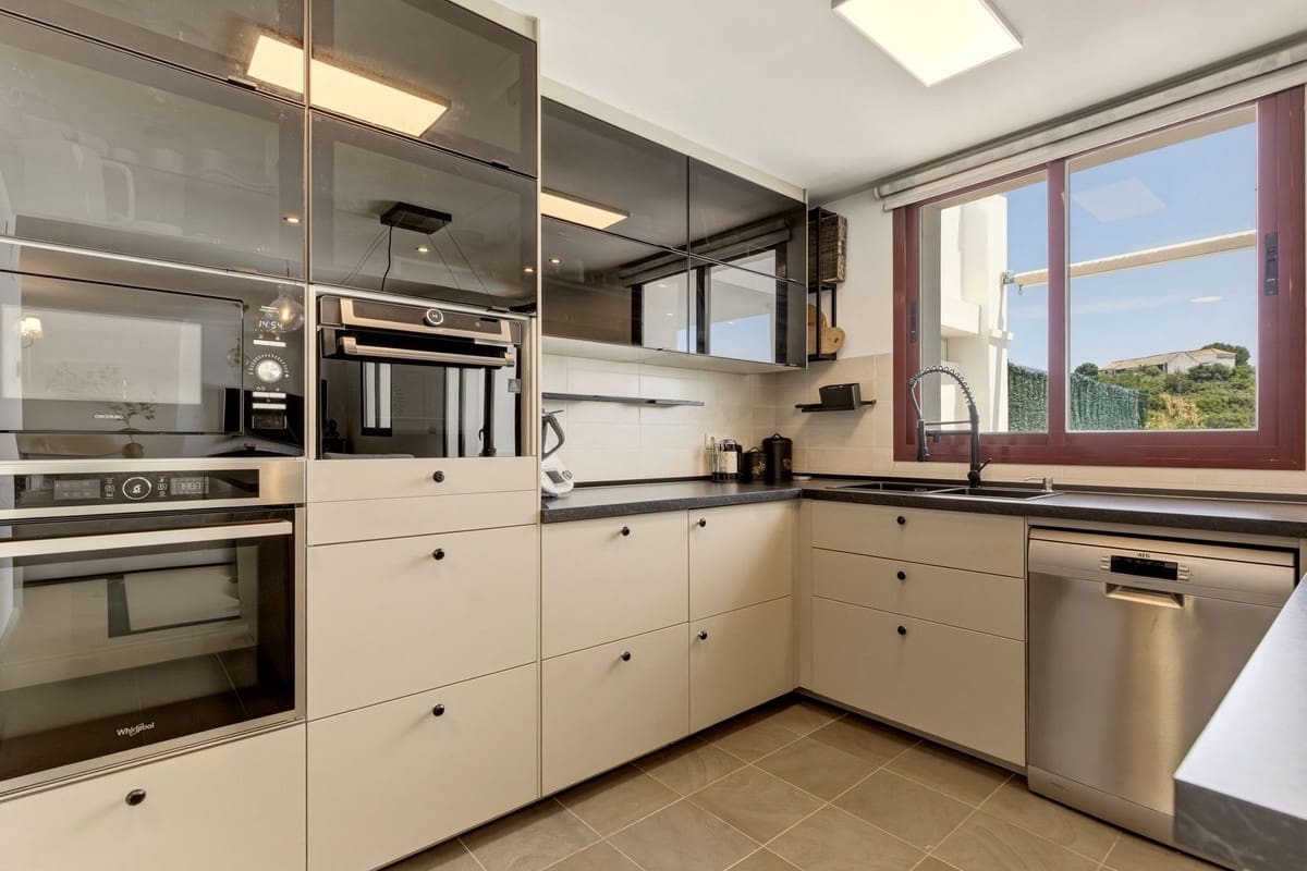 3 sypialnia Dom na sprzedaż w Casares z basenem garażem - 525 000 € (Ref: 10030193)