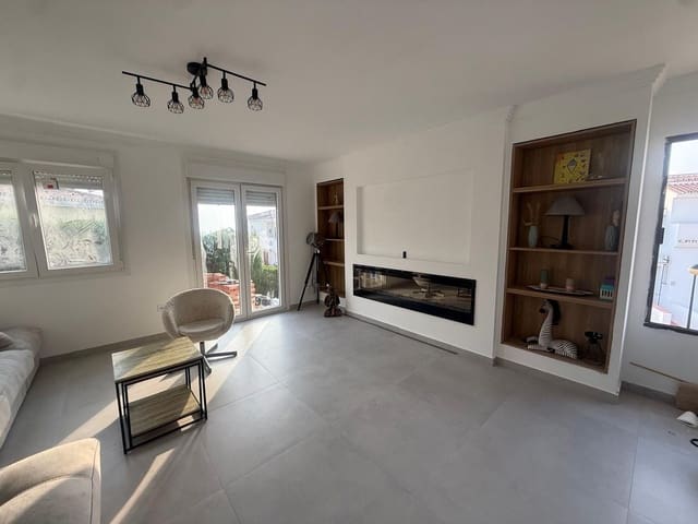3 bedroom Townhouse for sale in Manilva with pool garage - € 580,000 (Ref: 10030194)