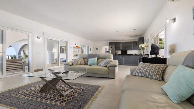 4 camera da letto Villa in vendita in Manilva con piscina garage - 1.100.000 € (Rif: 10030195)