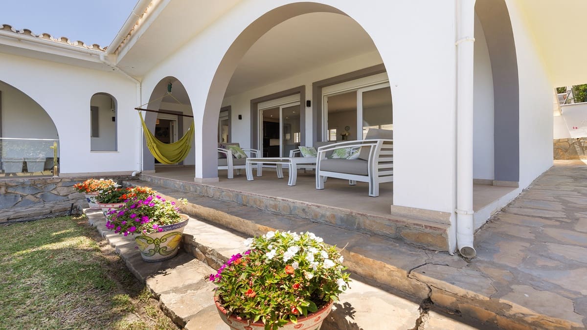 4 camera da letto Villa in vendita in Manilva con piscina garage - 1.100.000 € (Rif: 10030195)