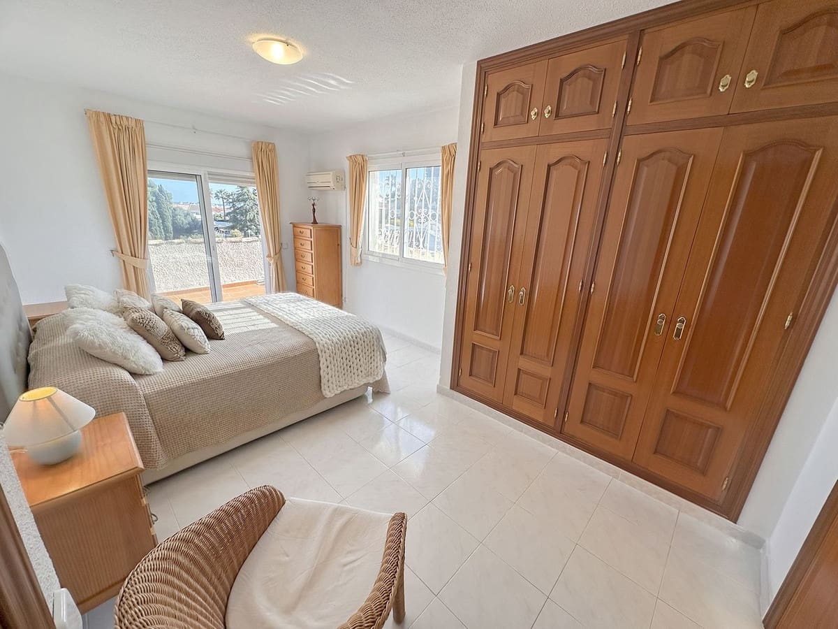 4 camera da letto Villa in vendita in Mijas Costa con piscina garage - 650.000 € (Rif: 10030197)