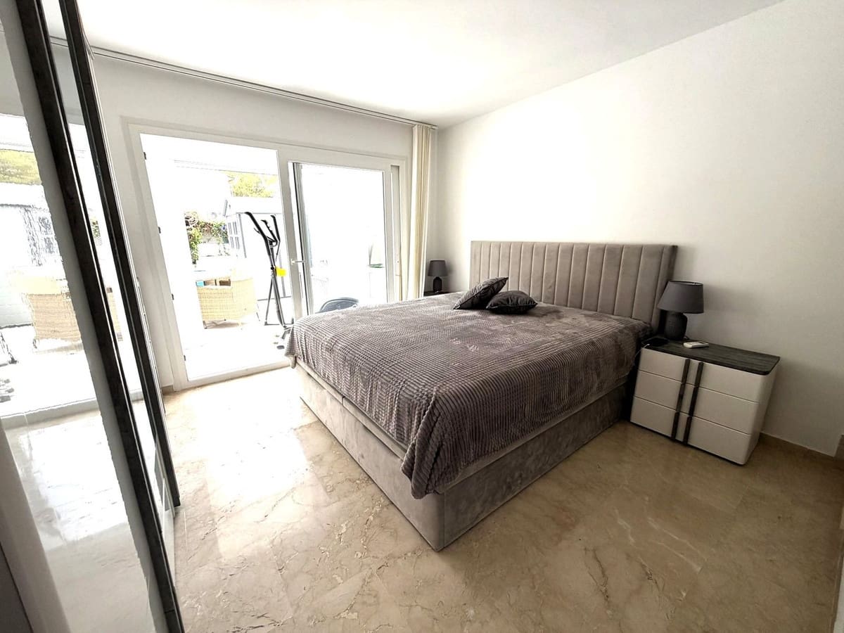 2 sypialnia Apartament na sprzedaż w El Paraiso z basenem - 445 000 € (Ref: 10030502)